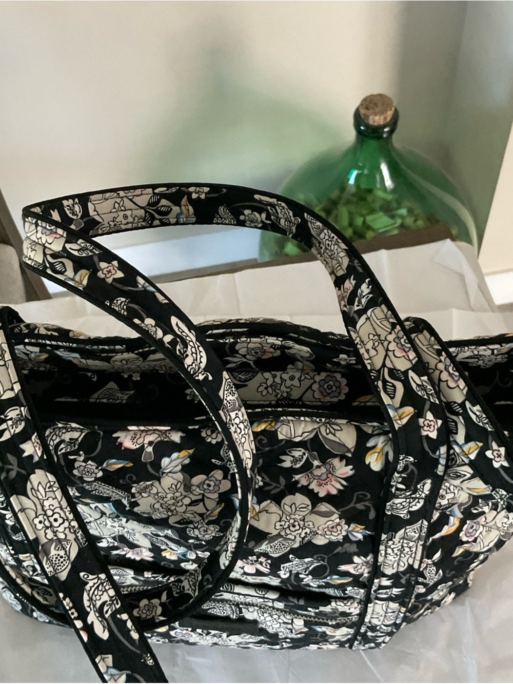 Vera Bradley Blk/White Holland Garden Large Tote Bag - Picture 6 of 9